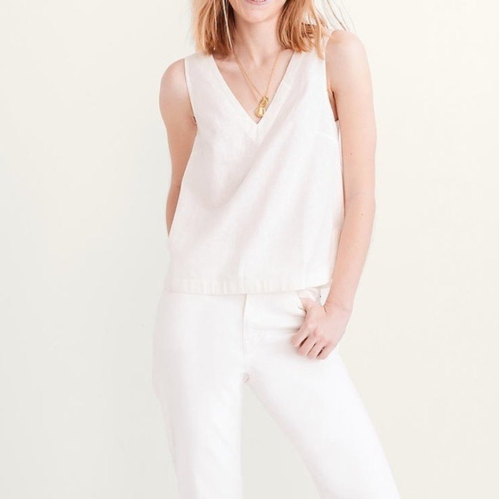 Madewell (Re)sponsible V-Neck Button-Back Sleeveless Top in Lighthouse - Picture 2 of 9